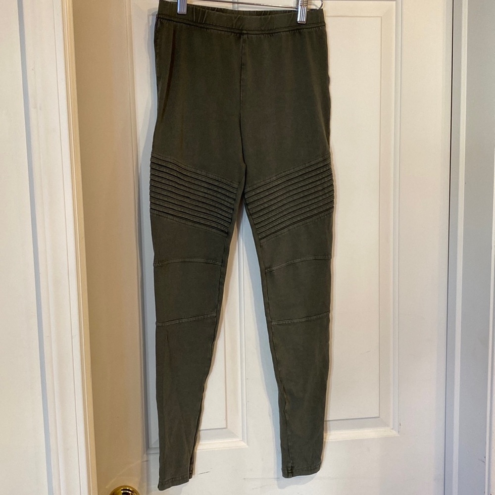 Army green BP leggings with ribs